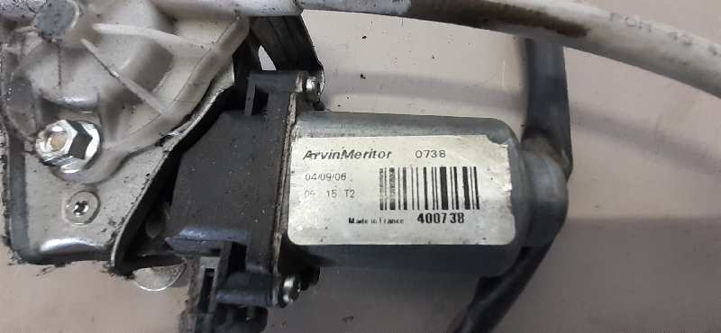 ELEVALUNAS DELANTERO DERECHO