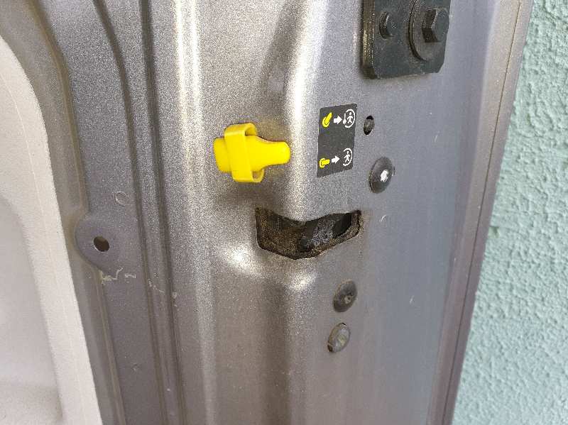 CERRADURA PUERTA TRASERA DERECHA 