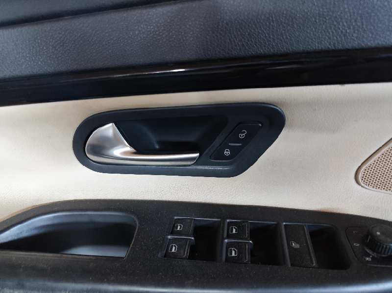 MANETA INTERIOR DELANTERA IZQUIERDA