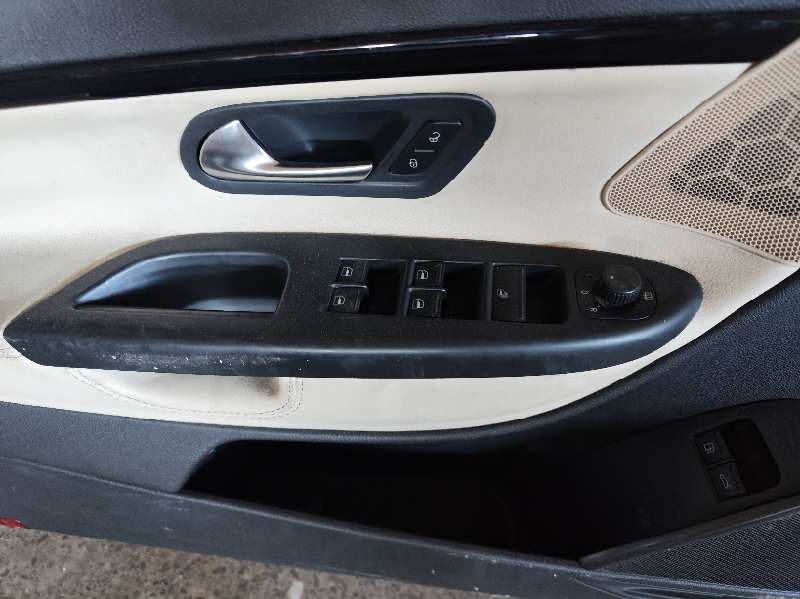 MANDO ELEVALUNAS DELANTERO IZQUIERDO 