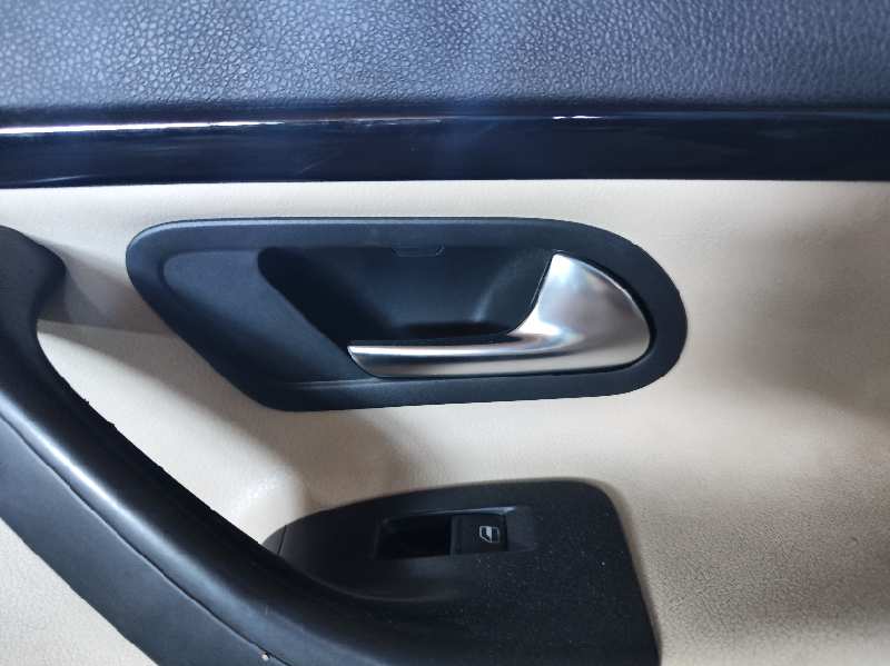 MANETA INTERIOR DELANTERA DERECHA