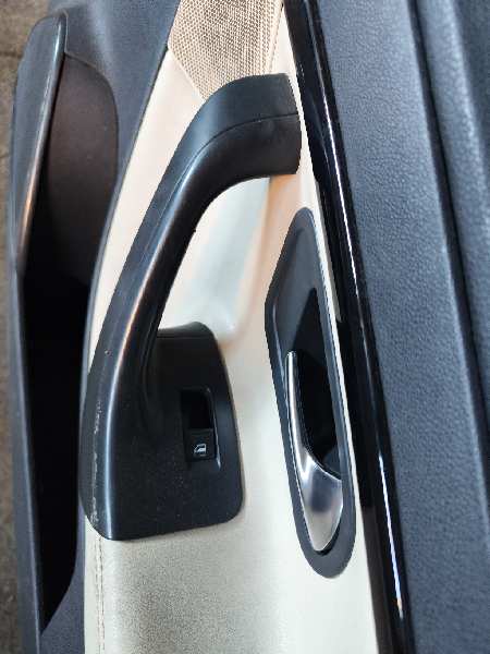 MANDO ELEVALUNAS DELANTERO DERECHO