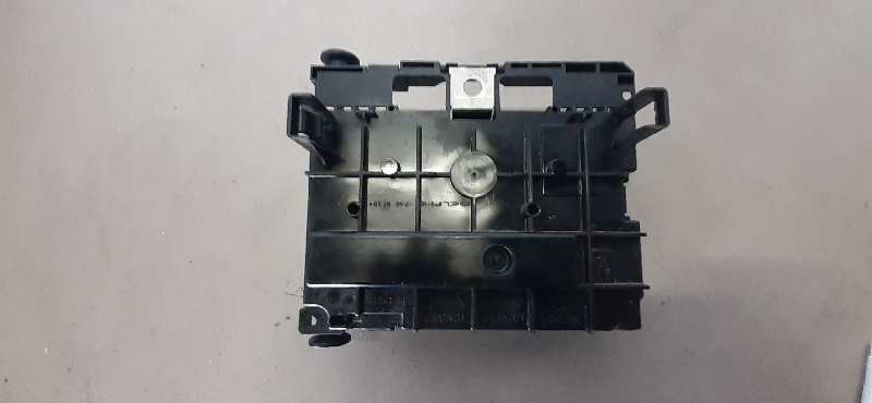 CAJA RELES / FUSIBLES