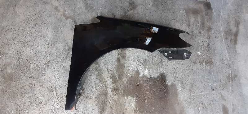 ALETA DELANTERA DERECHA