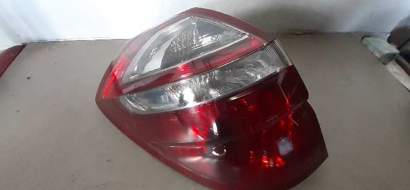 22020952 PILOTO TRASERO IZQUIERDO SUBARU OUTBACK (B15)