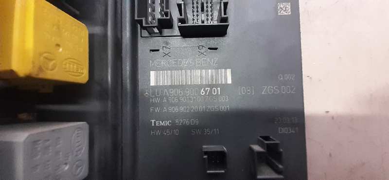 CAJA RELES / FUSIBLES