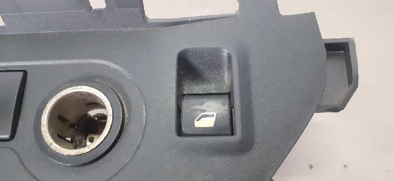 MANDO ELEVALUNAS DELANTERO DERECHO