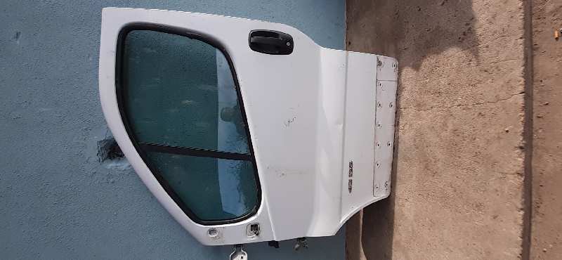 PUERTA DELANTERA IZQUIERDA