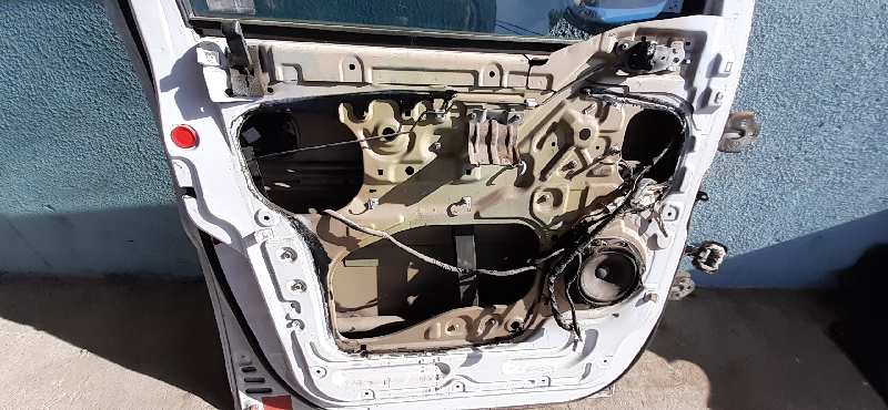 ELEVALUNAS DELANTERO IZQUIERDO