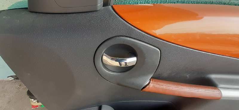 MANETA INTERIOR DELANTERA DERECHA