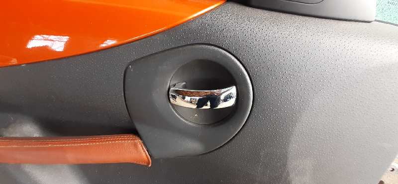 MANETA INTERIOR DELANTERA IZQUIERDA