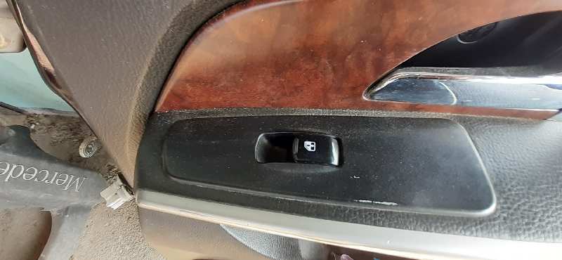 MANDO ELEVALUNAS TRASERO DERECHO