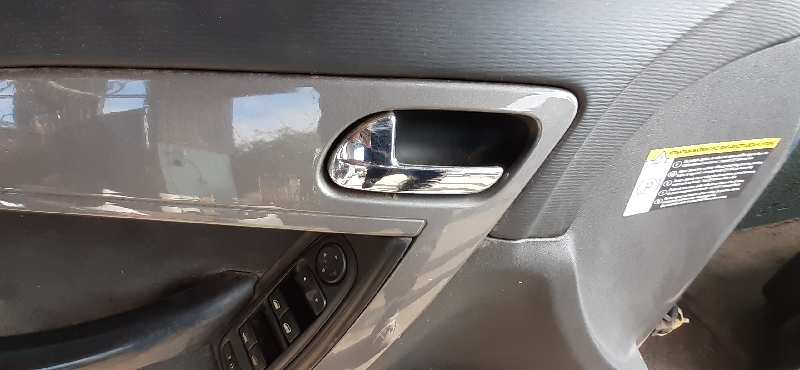 MANETA INTERIOR DELANTERA IZQUIERDA