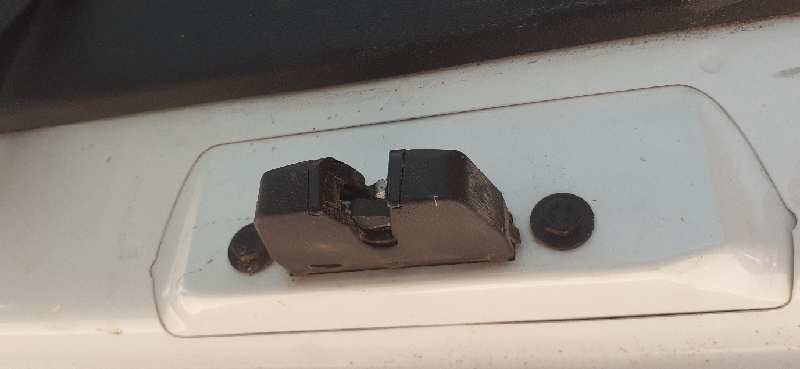 CERRADURA MALETERO / PORTON