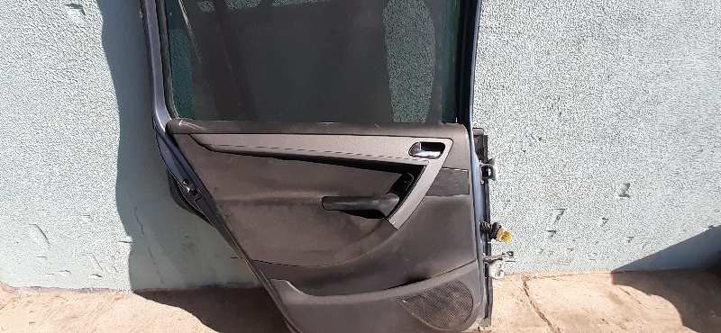 GUARNECIDO PUERTA TRASERA IZQUIERDA