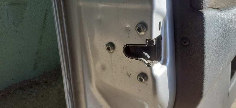 CERRADURA PUERTA DELANTERA IZQUIERDA 