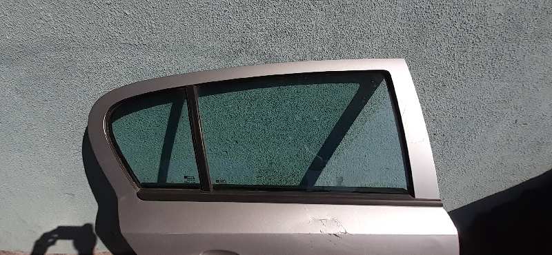 LUNA TRASERA DERECHA