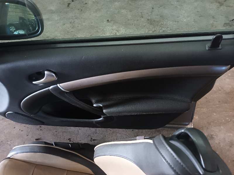 ELEVALUNAS DELANTERO DERECHO