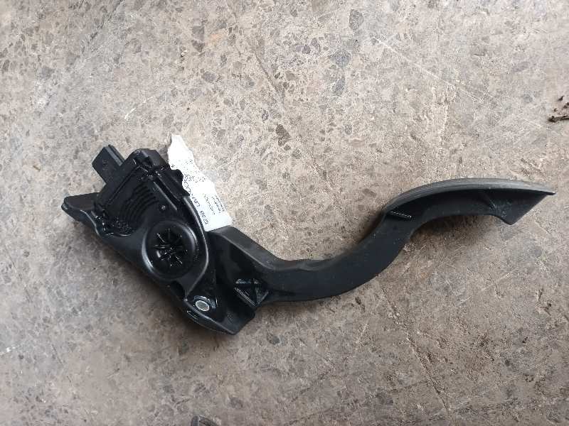 PEDAL ACELERADOR