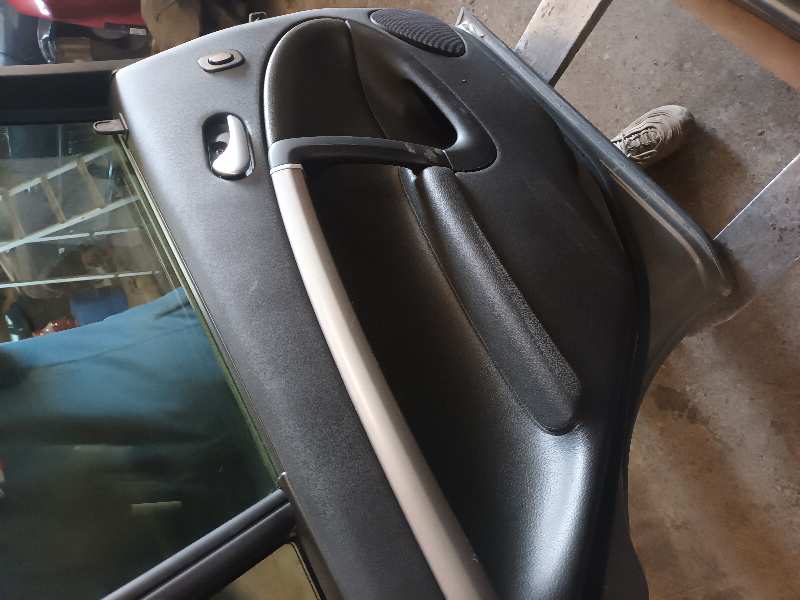 ELEVALUNAS TRASERO IZQUIERDO