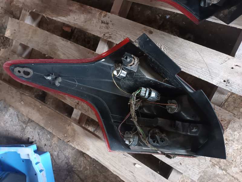 PILOTO TRASERO DERECHO