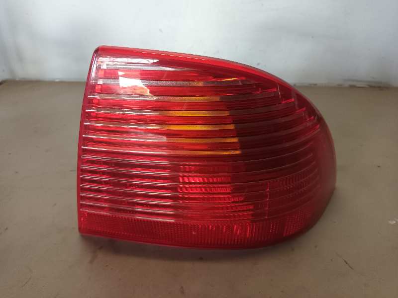 PILOTO TRASERO DERECHO