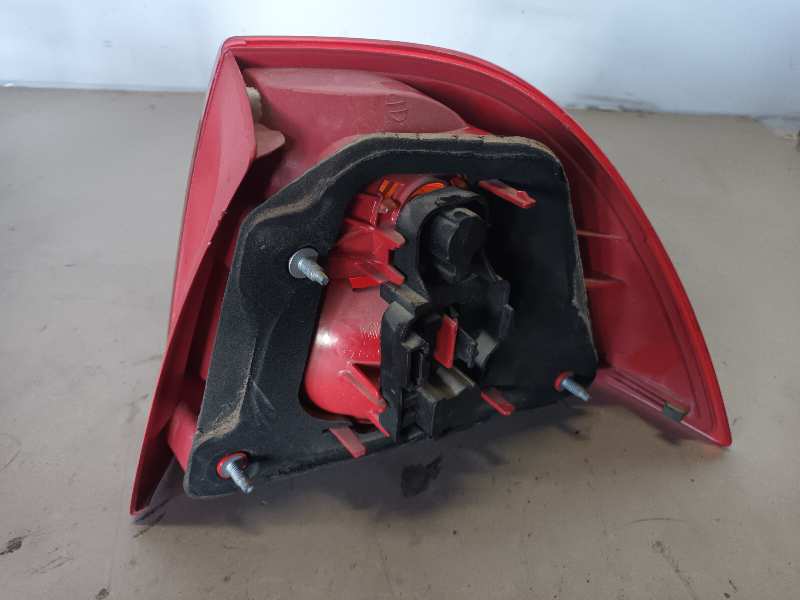 PILOTO TRASERO IZQUIERDO