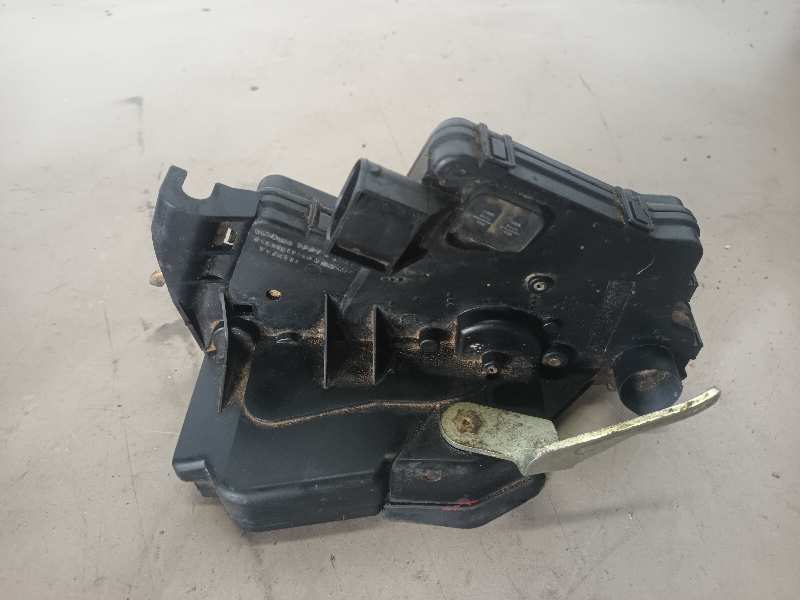 CERRADURA PUERTA DELANTERA IZQUIERDA 