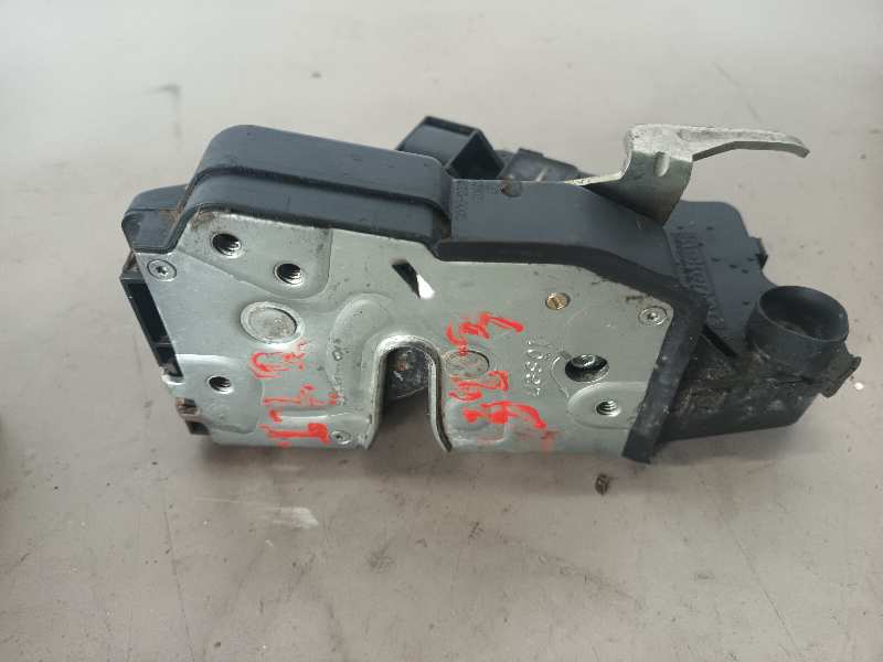 CERRADURA PUERTA DELANTERA IZQUIERDA 