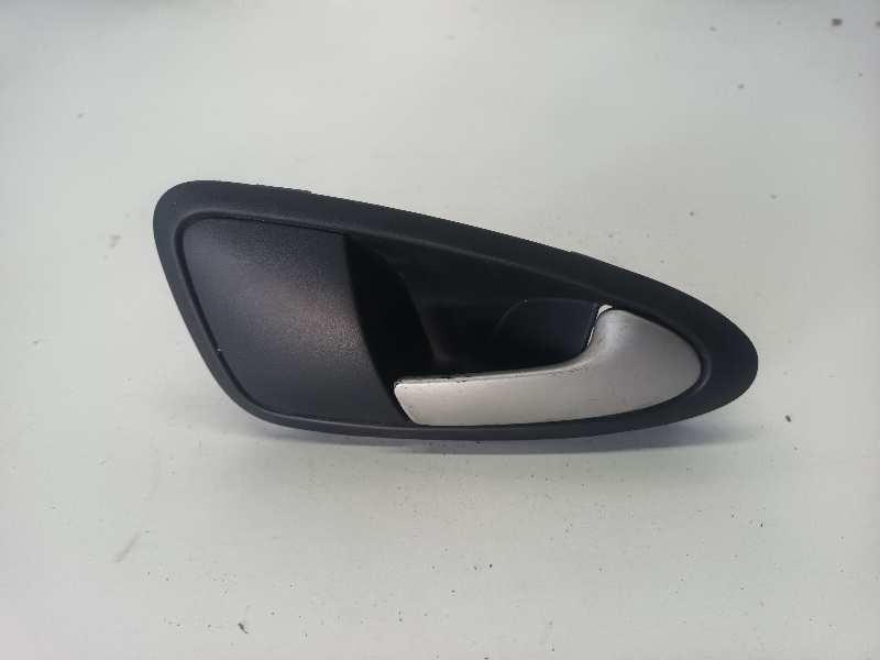 MANETA INTERIOR DELANTERA DERECHA