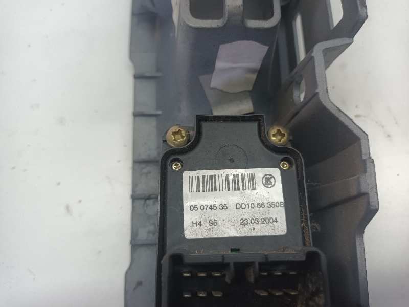 MANDO ELEVALUNAS DELANTERO IZQUIERDO 