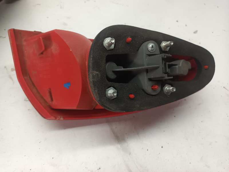 PILOTO TRASERO DERECHO