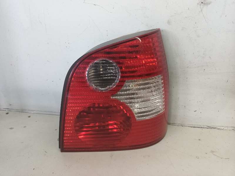 PILOTO TRASERO DERECHO