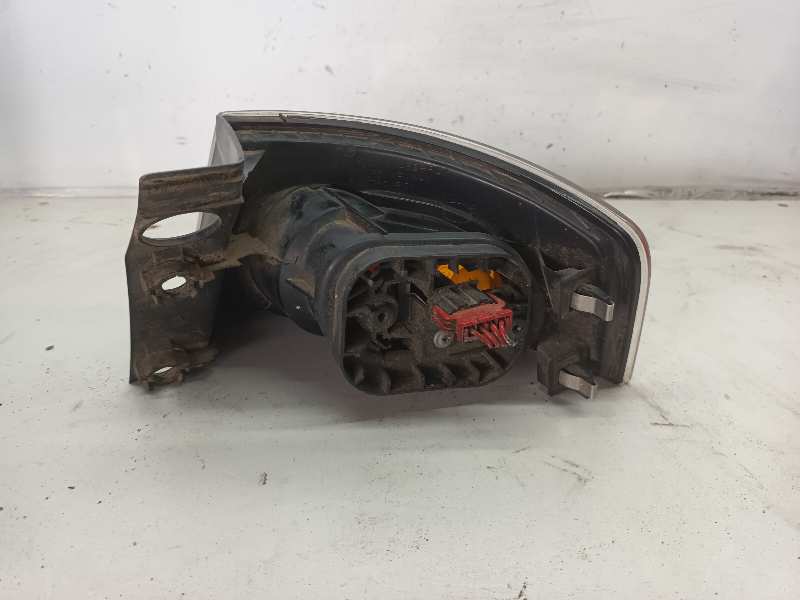 PILOTO TRASERO IZQUIERDO