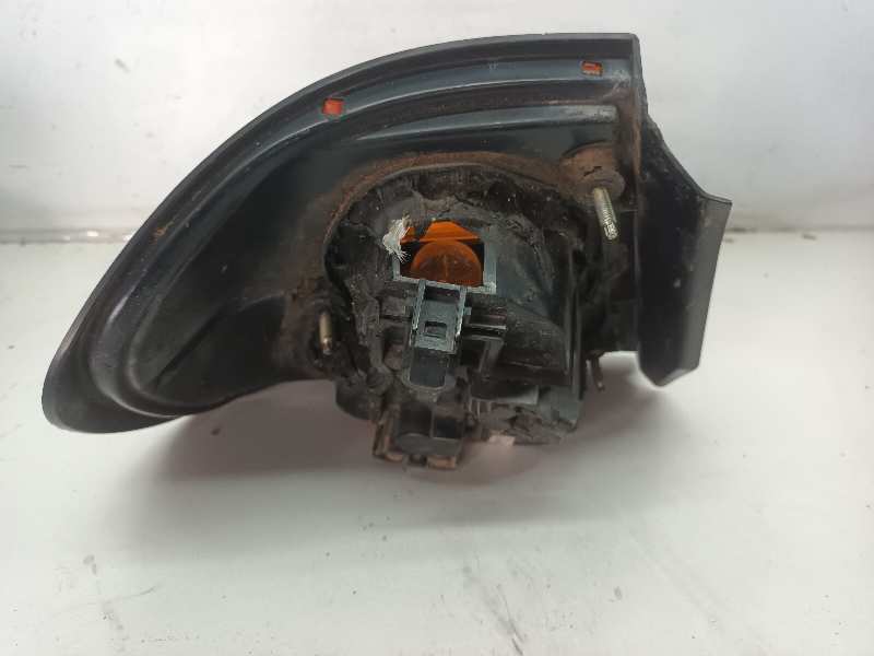 23190204 PILOTO TRASERO DERECHO NISSAN PRIMERA BERLINA (P11)