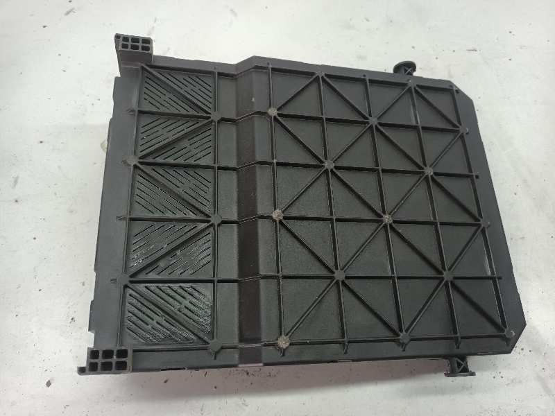 CAJA RELES / FUSIBLES