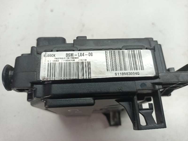 CAJA RELES / FUSIBLES