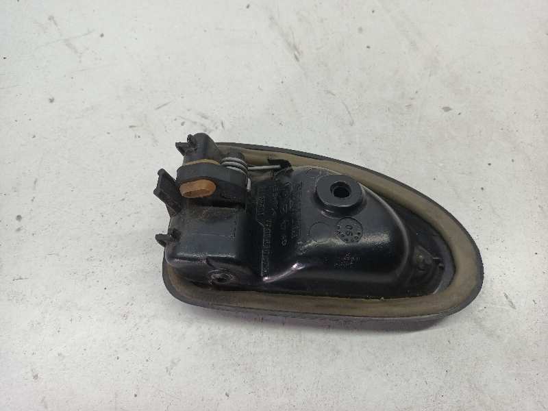 MANETA INTERIOR DELANTERA DERECHA