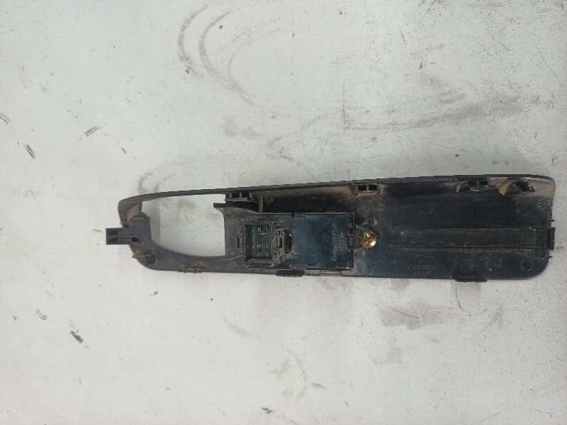 MANDO ELEVALUNAS DELANTERO DERECHO