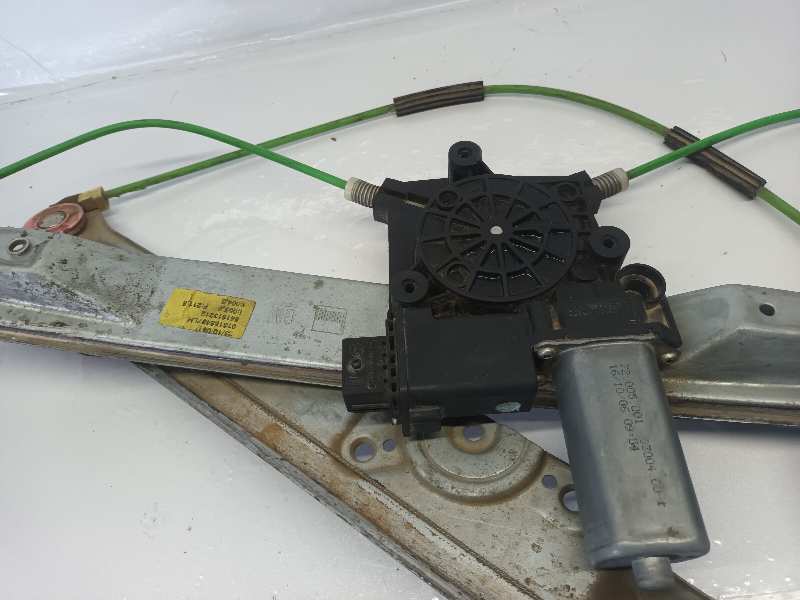 ELEVALUNAS DELANTERO IZQUIERDO