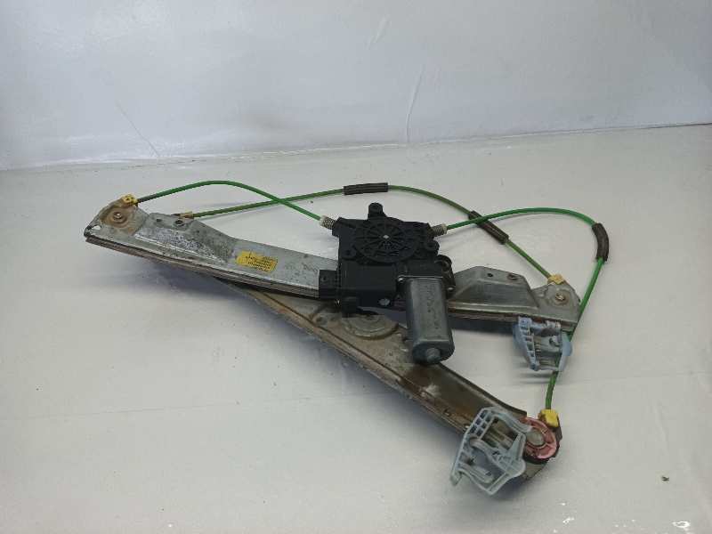 ELEVALUNAS DELANTERO IZQUIERDO