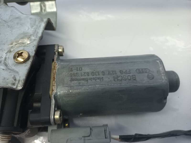 ELEVALUNAS DELANTERO DERECHO