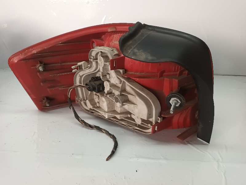 PILOTO TRASERO DERECHO