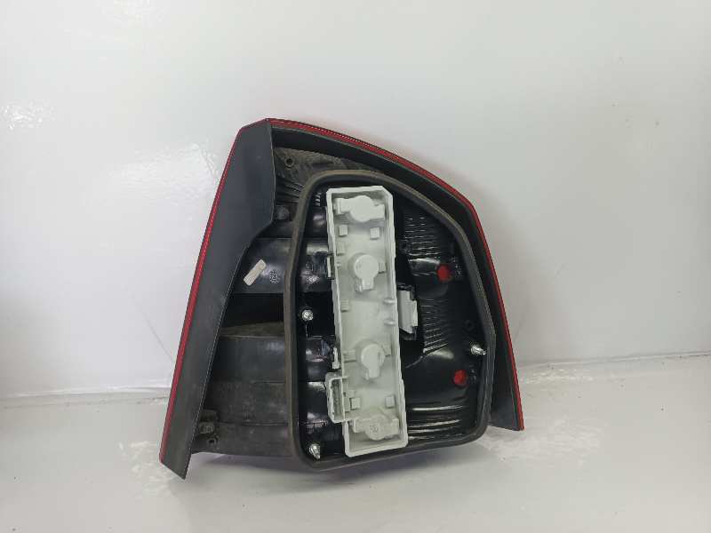 PILOTO TRASERO IZQUIERDO