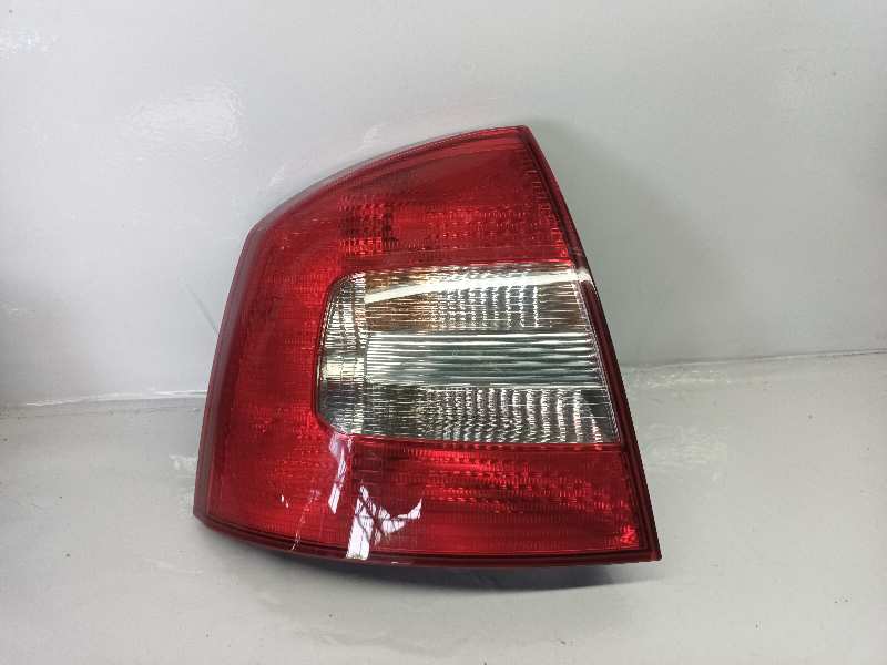 PILOTO TRASERO IZQUIERDO