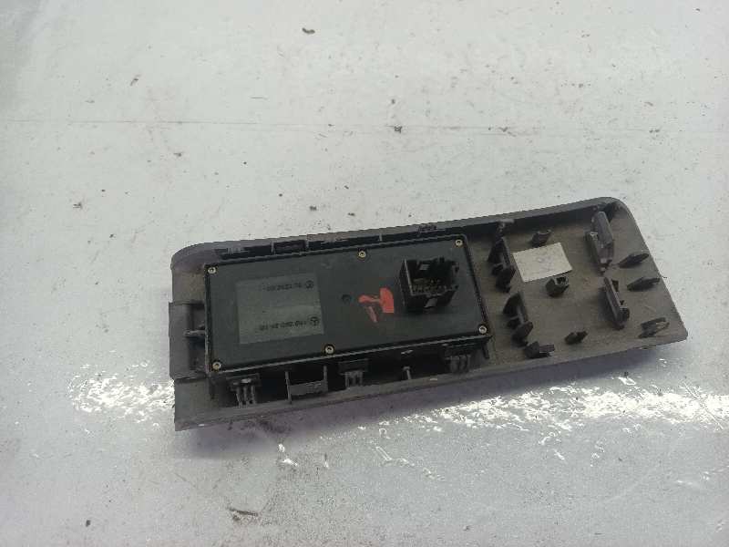 MANDO ELEVALUNAS DELANTERO IZQUIERDO 