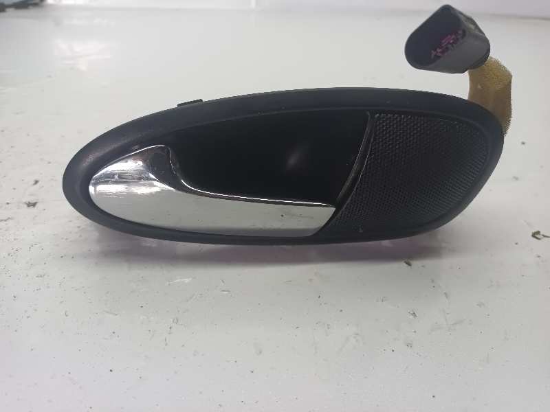 MANETA INTERIOR DELANTERA IZQUIERDA