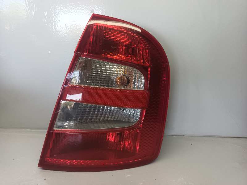 PILOTO TRASERO DERECHO