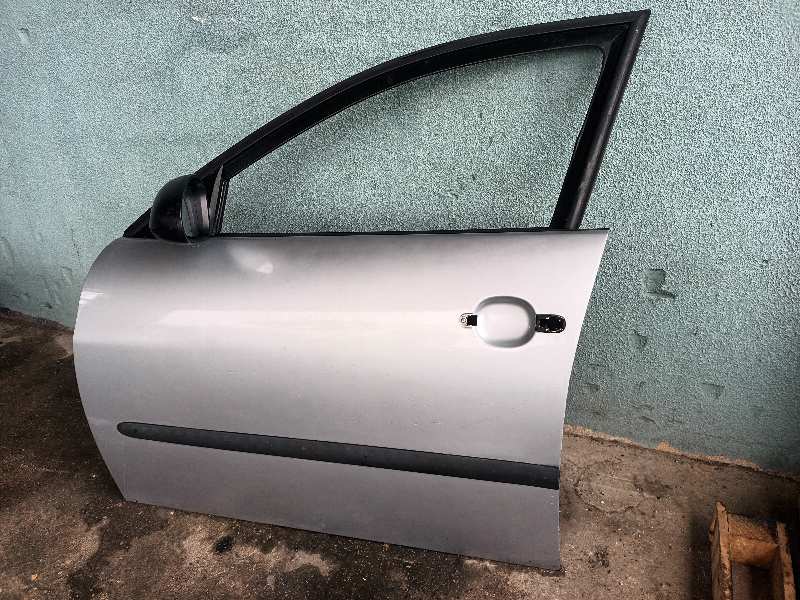 PUERTA DELANTERA IZQUIERDA