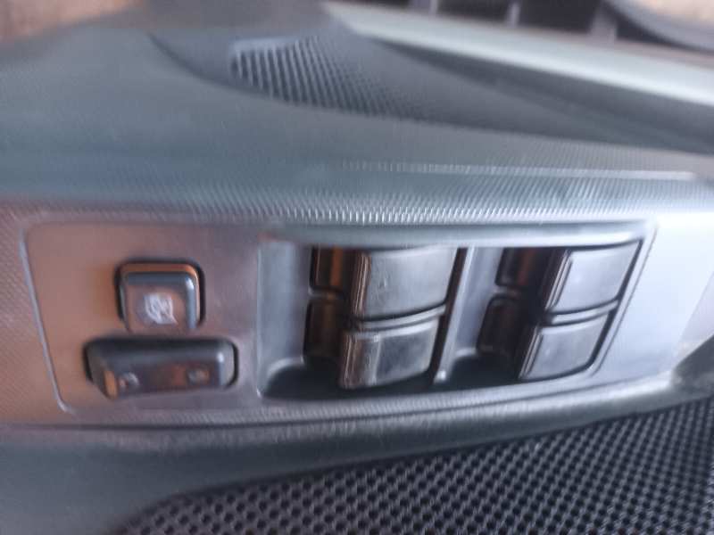 MANDO ELEVALUNAS DELANTERO IZQUIERDO 